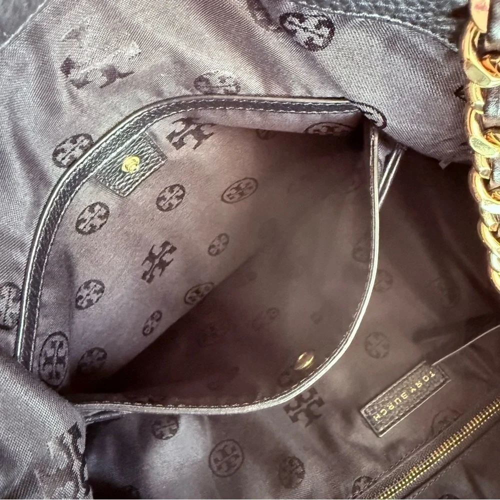 Tory Burch Marion East West in Black Pebbled Leather Bag